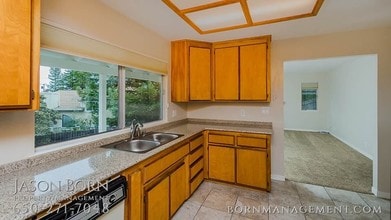 966 Lakeview Way in Emerald Hills, CA - Building Photo - Building Photo
