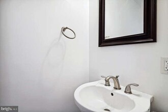 1337 Girard St NW in Washington, DC - Building Photo - Building Photo