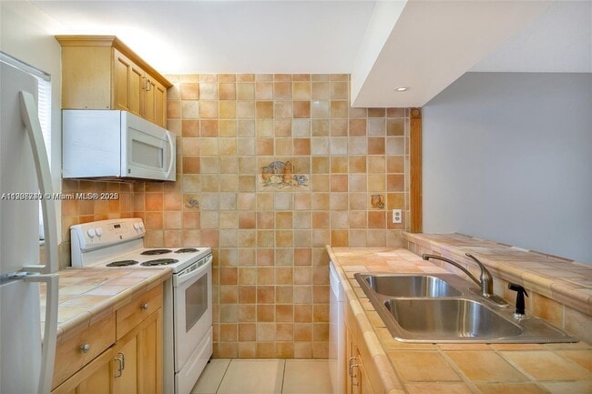 6236 SW 136th Ct in Miami, FL - Building Photo - Building Photo