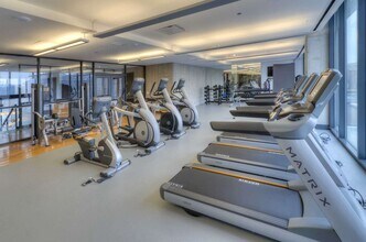 1200 N Larrabee St, Unit 1 in Chicago, IL - Foto de edificio - Building Photo