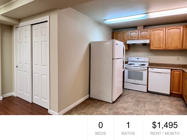 10522 Lake City Way NE in Seattle, WA - Building Photo