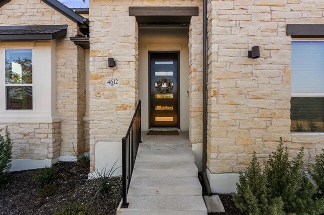 4612 Destination Wy in Leander, TX - Building Photo - Building Photo