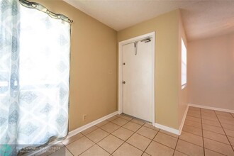 930 Mandarin Isle in Fort Lauderdale, FL - Building Photo - Building Photo