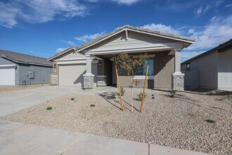 5534 W Summerside Rd in Phoenix, AZ - Building Photo - Building Photo