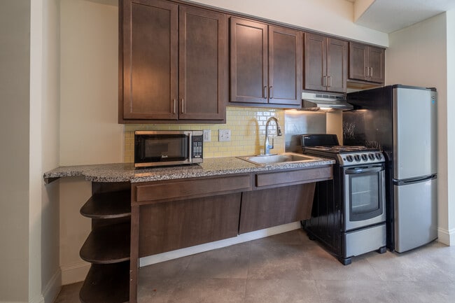 CATHEDRAL TOWER APARTMENTS in Detroit, MI - Building Photo - Interior Photo