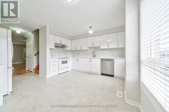 75 Selkirk Dr in Richmond Hill, ON - Building Photo - Building Photo