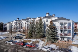 Country Village Bay in Calgary, AB - Building Photo - Building Photo