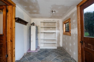 17562 W Big Lake Blvd in Mount Vernon, WA - Building Photo - Building Photo