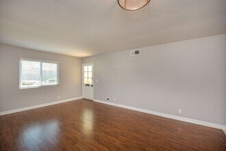21142 Chesterbrook Ln in Huntington Beach, CA - Building Photo - Building Photo