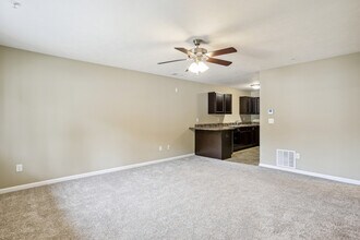 Eastland Apartments in Urbana, IL - Building Photo - Building Photo