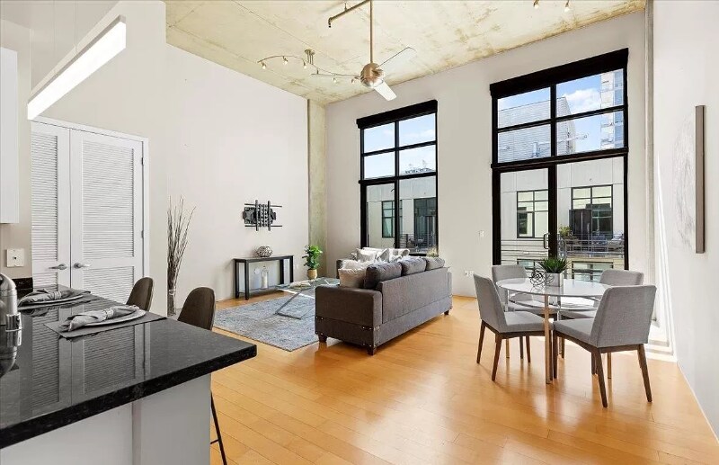 1050 Island Ave in San Diego, CA - Building Photo