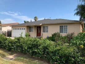 1320 3 Ranch Rd in Duarte, CA - Building Photo