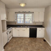 60 Stallings Rd in Taylors, SC - Building Photo - Building Photo