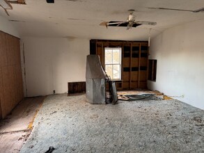 112 S B St in Herington, KS - Foto de edificio - Building Photo