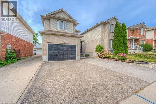 428 Wake Robin Crescent in Kitchener, ON - Building Photo - Building Photo
