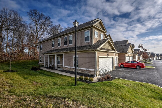 3599 Birkland Cir in Lewis Center, OH - Foto de edificio - Building Photo