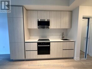 120 Broadway Ave in Toronto, ON - Building Photo - Building Photo