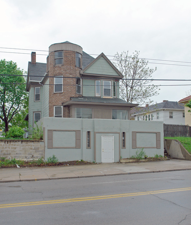 1141 N Main St in Dayton, OH - Building Photo