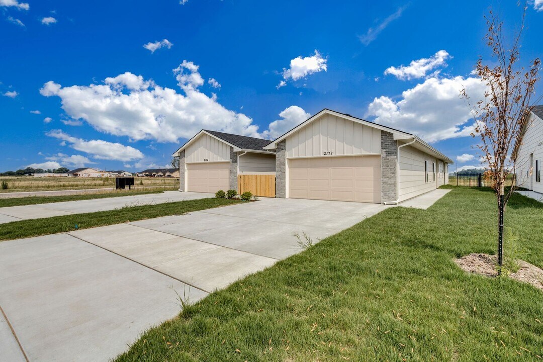 211 Gowen St in Goddard, KS - Building Photo