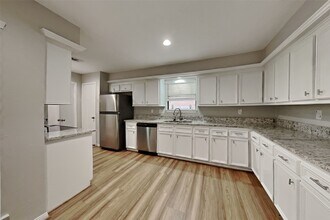 6214 Arcadian Shores Dr in Houston, TX - Building Photo - Building Photo
