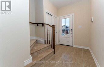 26 Sunflower Pl in Welland, ON - Building Photo - Building Photo