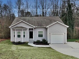 8216 Kerrybrook Cir in Charlotte, NC - Building Photo