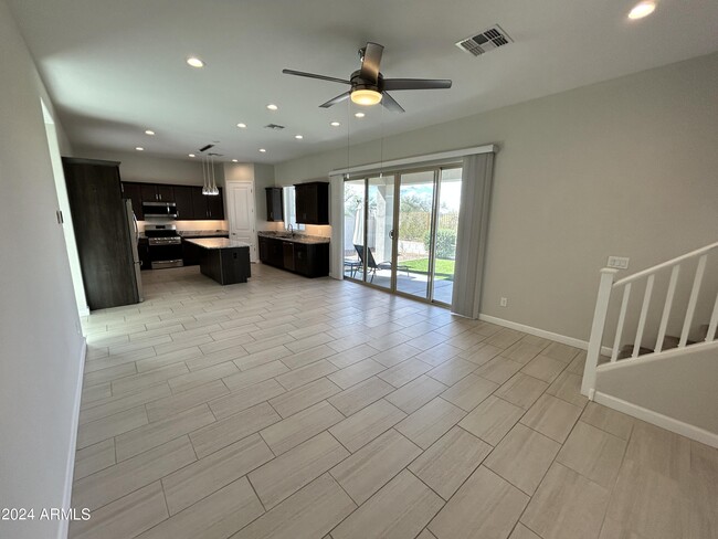 18512 N 65th Pl in Phoenix, AZ - Building Photo - Building Photo