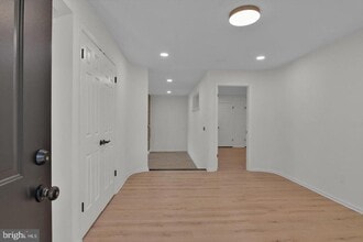 915 Chanticleer in Cherry Hill Township, NJ - Building Photo - Building Photo