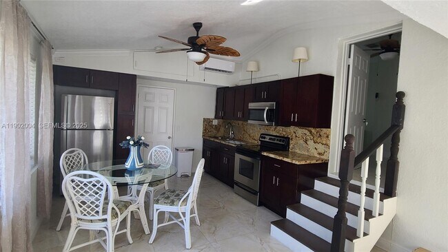 3221 NE 7th St in Pompano Beach, FL - Building Photo - Building Photo