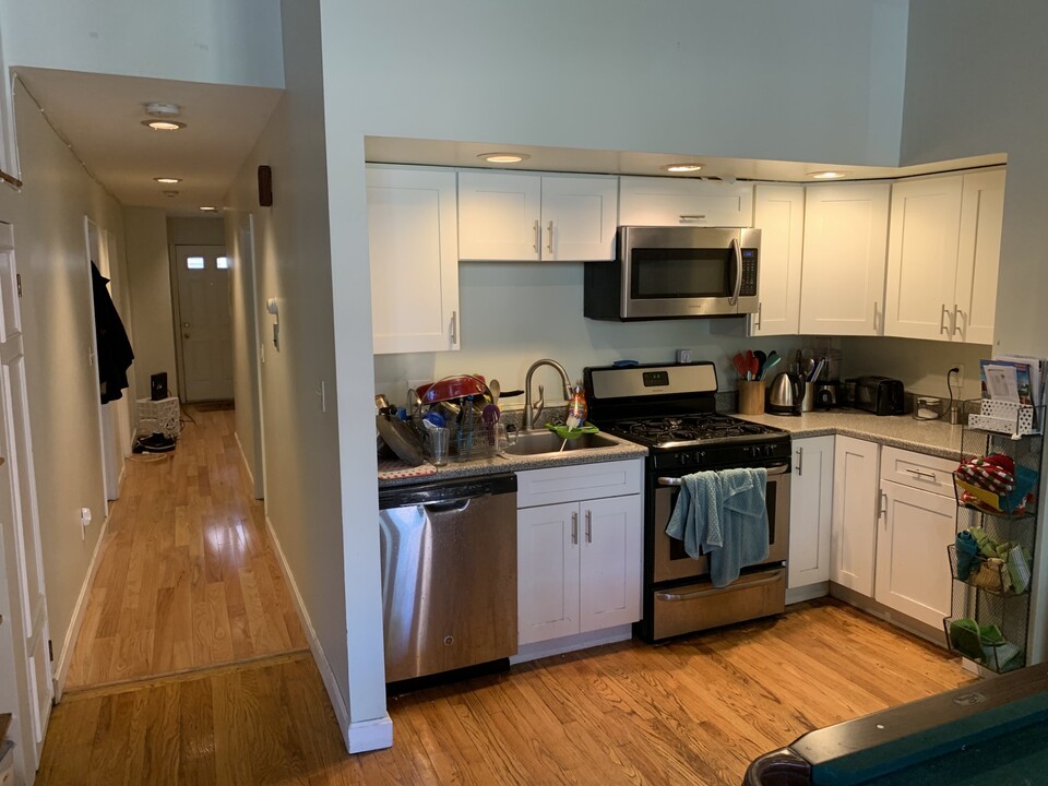 108 Central St in Somerville, MA - Building Photo