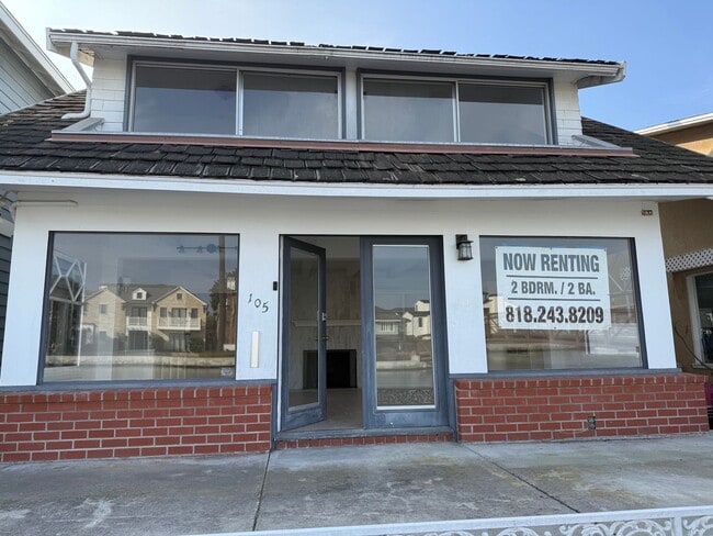 property at 105 Edgewater Pl