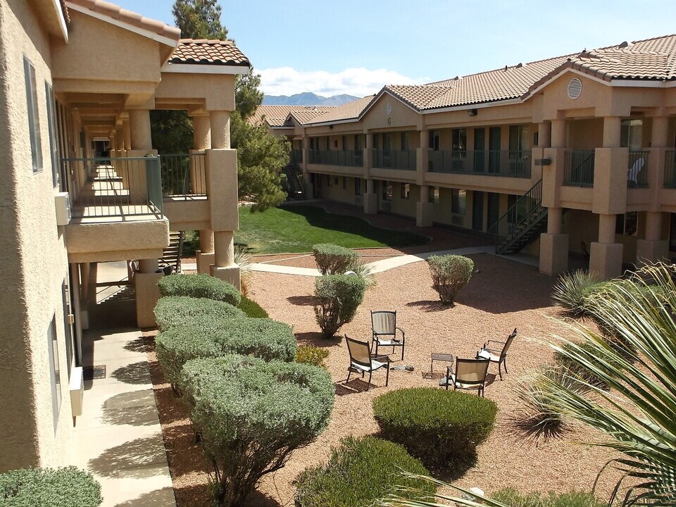 100 Pulsipher Ln in Mesquite, NV - Building Photo