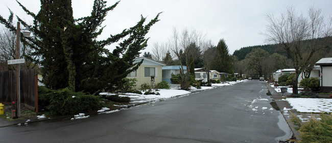 Juniper Park (55 & over) in Cottage Grove, OR - Building Photo - Building Photo