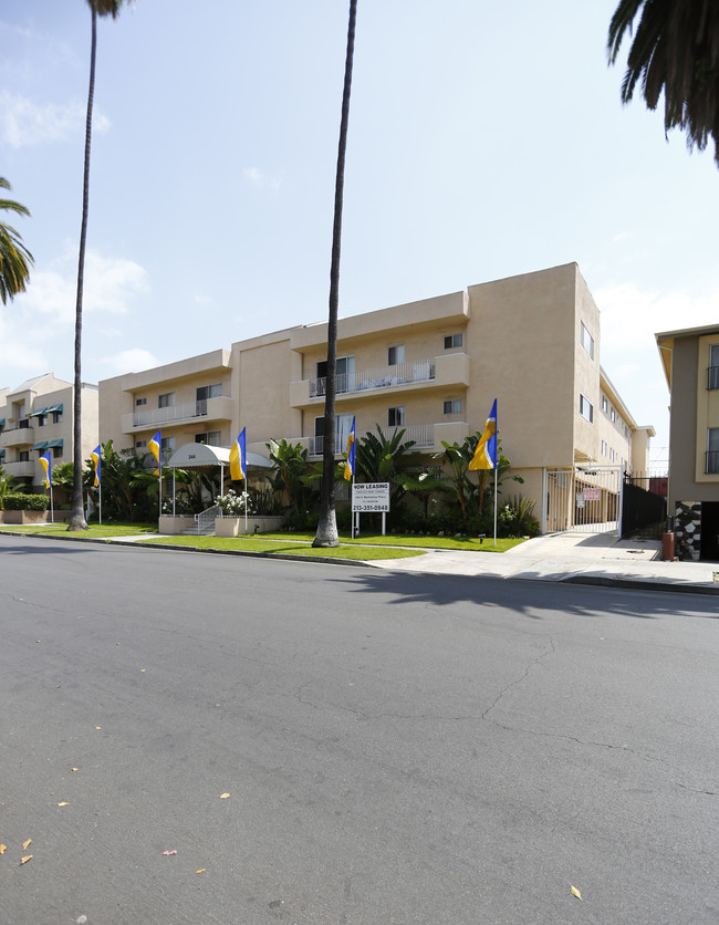 Hancock Park Towers in Los Angeles, CA - Building Photo - Building Photo