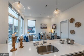 5545 Pulaski Ave, Unit 408 in Philadelphia, PA - Building Photo - Building Photo