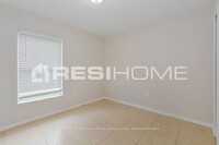 2733 Bentley Ct photo'