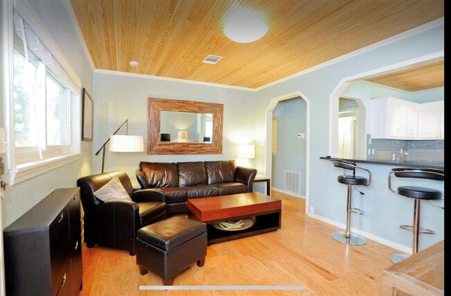 2209 Garden St in Austin, TX - Building Photo - Building Photo