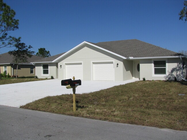 26322 Explorer Rd in Port Charlotte, FL - Building Photo - Building Photo