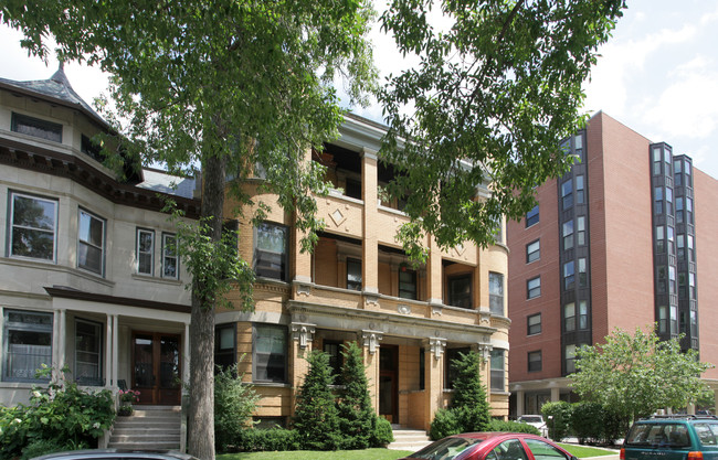 5647-5649 S Dorchester Ave in Chicago, IL - Foto de edificio - Building Photo