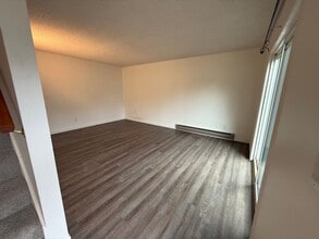 6116 N 15th St in Tacoma, WA - Foto de edificio - Building Photo