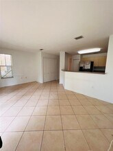 12824 SW 31st St in Miramar, FL - Foto de edificio - Building Photo