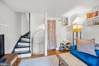 124 Catharine St in Philadelphia, PA - Building Photo - Building Photo