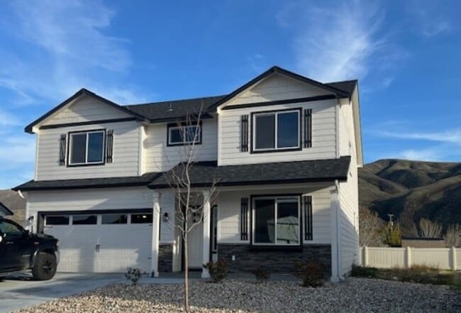 157 Dovetail Dr in Horseshoe Bend, ID - Building Photo - Building Photo