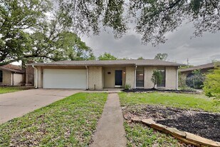 18106 Navajo Trail Dr in Spring, TX - Building Photo