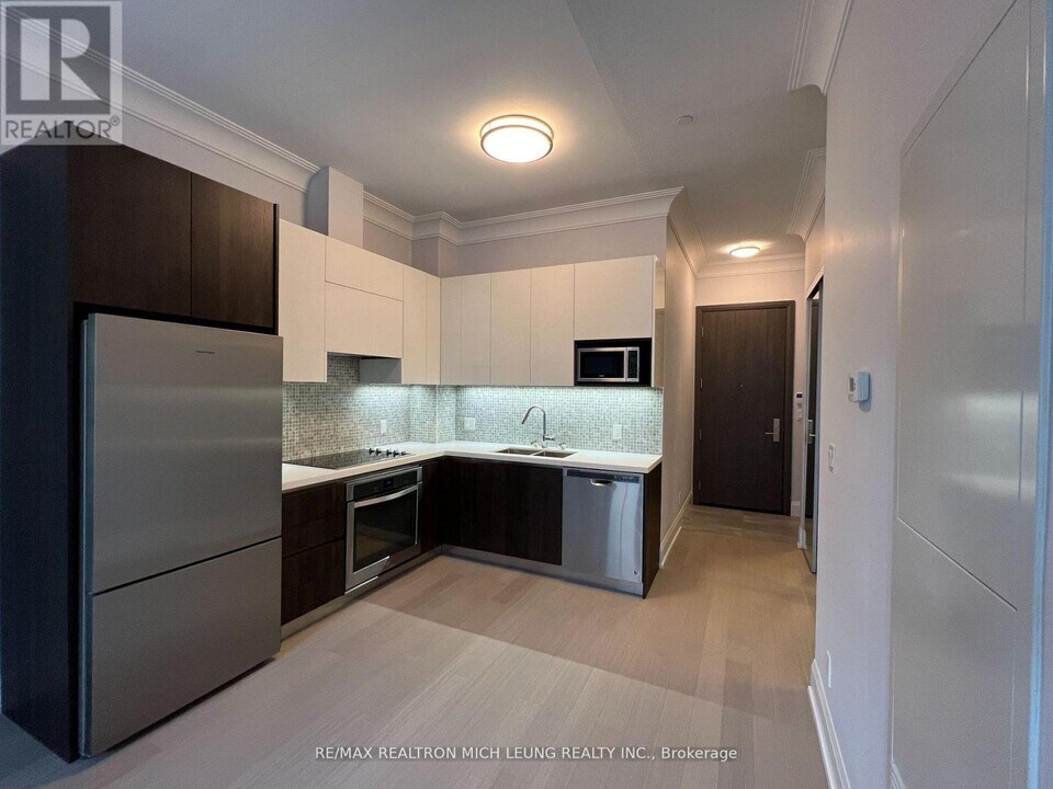 25-125 Water Walk Dr in Markham, ON - Building Photo