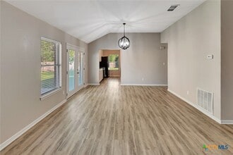 515 Versailles St in Victoria, TX - Building Photo - Building Photo