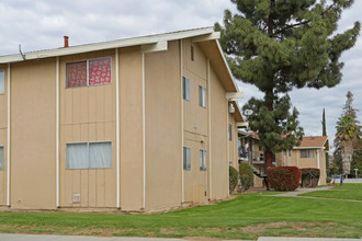 Riverside Terrace Apartments in Madera, CA - Building Photo - Building Photo