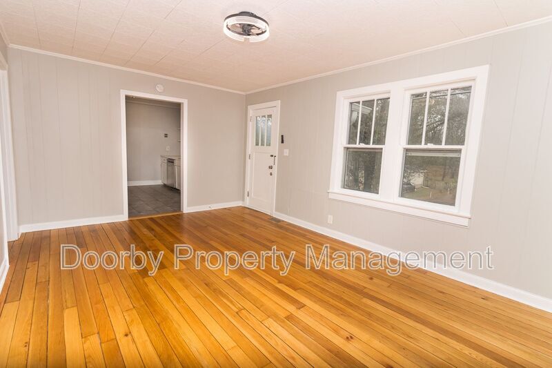 640 Lupton Dr in Chattanooga, TN - Foto de edificio