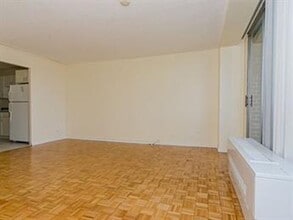 140 Washington St, Unit 517 in Brookline, MA - Foto de edificio - Building Photo
