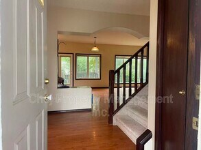 336 Hunters Run NW in Edmonton, AB - Building Photo - Building Photo